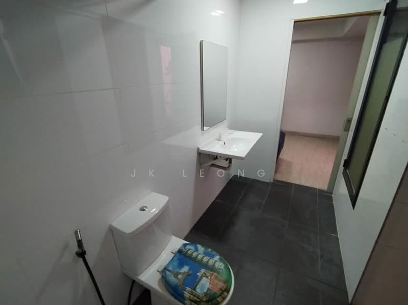 Service Residence for Rent at Halo Sunday @ Empire City - JK Leong - Bathroom - PropertyGuru.com.my