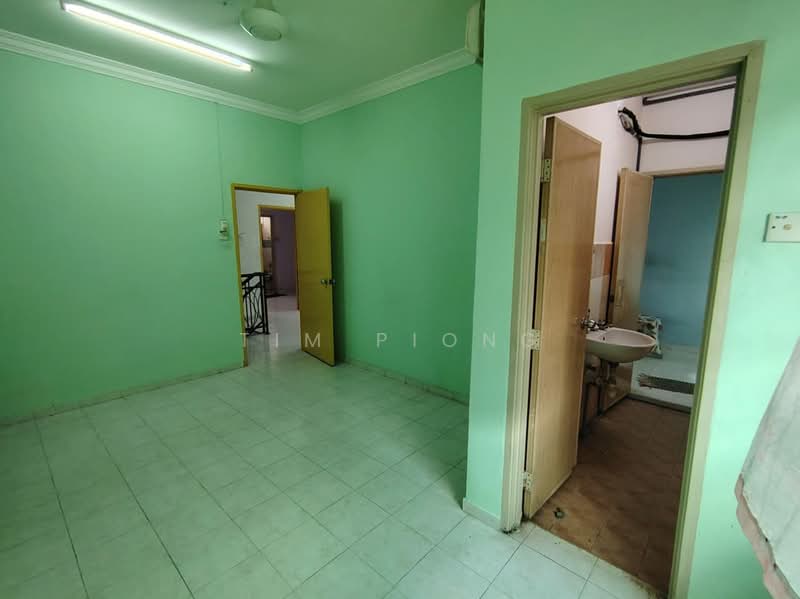 Rumah Teres 2 Tingkat untuk Dijual di Taman Angkasa Nuri (Durian Tunggal) - Tim Piong - Interior - PropertyGuru.com.my