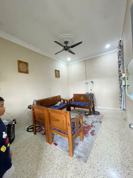Rumah Teres 1 Tingkat untuk Dijual di Taman Selatan (Kulai) - Mohd Faez - Living Room - PropertyGuru.com.my