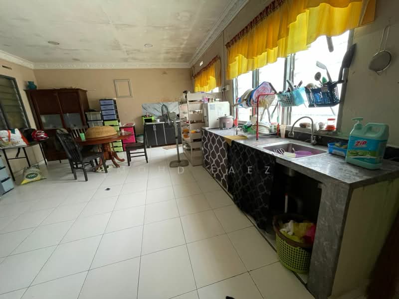 Rumah Teres 1 Tingkat untuk Dijual di Taman Selatan (Kulai) - Mohd Faez - Kitchen - PropertyGuru.com.my