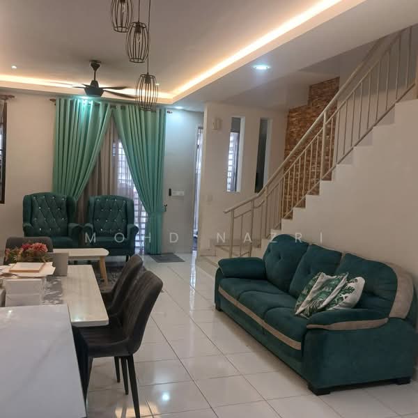 Rumah Teres 2 Tingkat untuk Dijual di Taman Bestari Perdana (Pasir Gudang) - Mohd Nazri - Living Room - PropertyGuru.com.my
