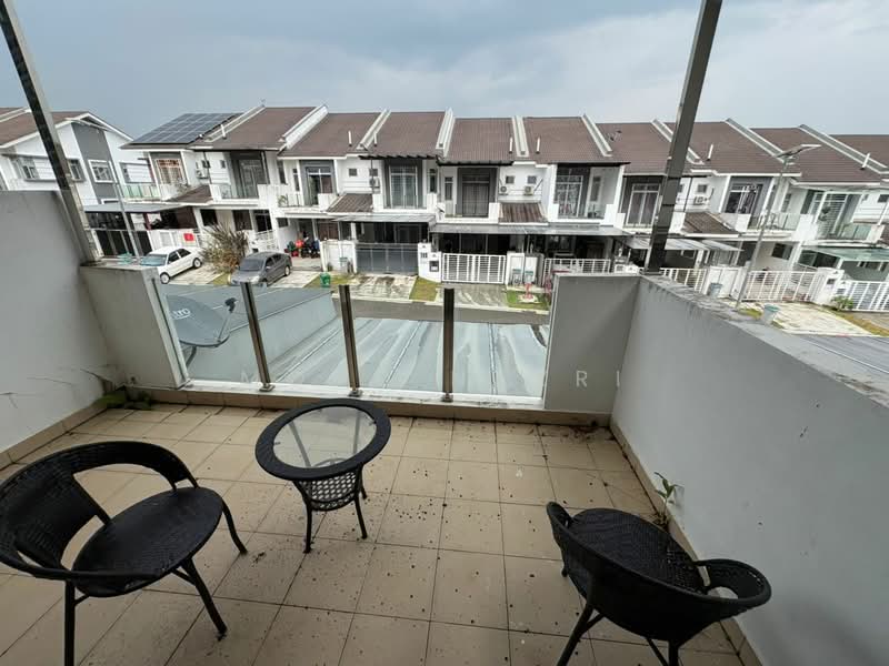 Rumah Teres 2 Tingkat untuk Dijual di Taman Bestari Perdana (Pasir Gudang) - Mohd Nazri - Balcony - PropertyGuru.com.my