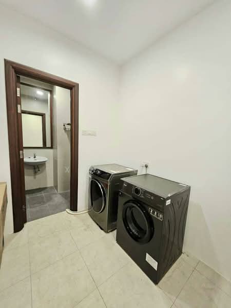 Kondominium untuk Disewa di H Residence (One Ritz Residence / Kelawai View) - Xinnee . - Bathroom - PropertyGuru.com.my