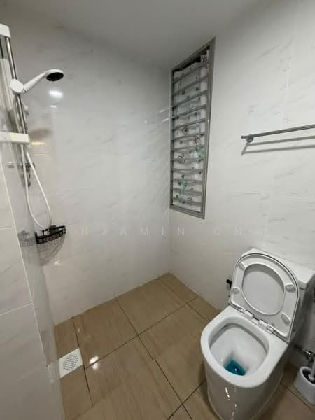Service Residence for Rent at Country Garden Central Park - Benjamin Ong - Bathroom - PropertyGuru.com.my