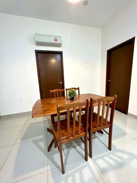Kondominium untuk Disewa di Setia Pinnacle - Gan Chun Kai - Dining Room - PropertyGuru.com.my