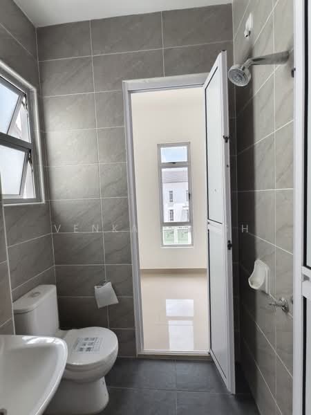 Rumah Kluster untuk Dijual di Johor Bahru (Johor) - Venkat Desh - Bathroom - PropertyGuru.com.my