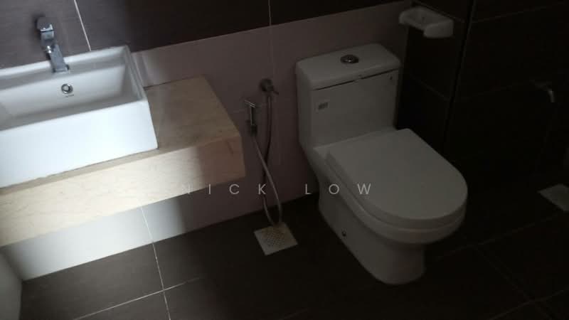 Kondominium untuk Disewa di M Condominium @ Larkin - Nick Low - Bathroom - PropertyGuru.com.my