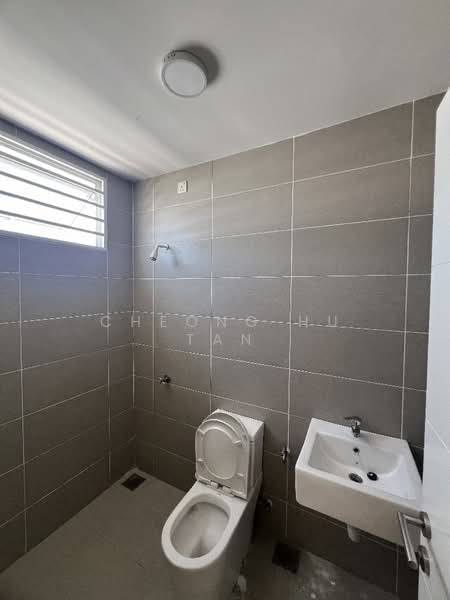 2-storey Terraced House for Sale in Bandar Sri Sendayan (Negeri Sembilan) - Cheong Hu Tan - Bathroom - PropertyGuru.com.my