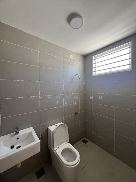 2-storey Terraced House for Sale in Bandar Sri Sendayan (Negeri Sembilan) - Cheong Hu Tan - Bathroom - PropertyGuru.com.my