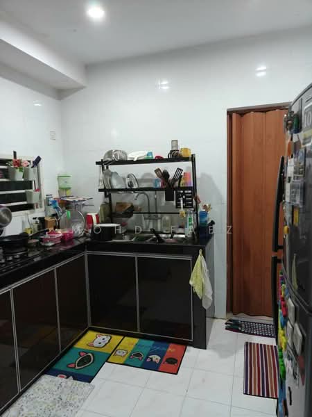 Rumah Teres 2 Tingkat untuk Dijual di Taman Desa Cemerlang (Ulu Tiram) - Mohd Faez - Kitchen - PropertyGuru.com.my