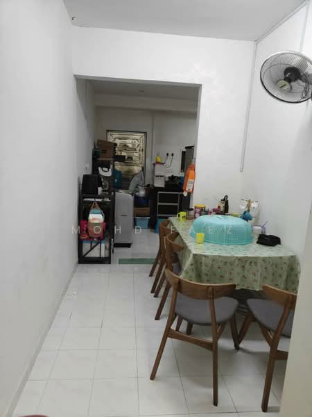 Rumah Teres 2 Tingkat untuk Dijual di Taman Desa Cemerlang (Ulu Tiram) - Mohd Faez - Dining Room - PropertyGuru.com.my