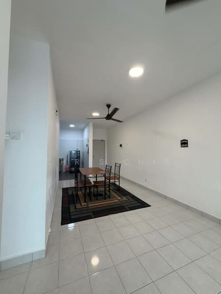 Servis Apartment untuk Disewa di Residensi Taman Pelangi Indah - Chris Chin - Dining Room - PropertyGuru.com.my
