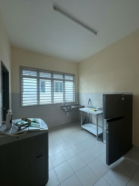 1-storey Terraced House for Rent in Bandar Indahpura (Kulai) - Nick Low - Kitchen - PropertyGuru.com.my
