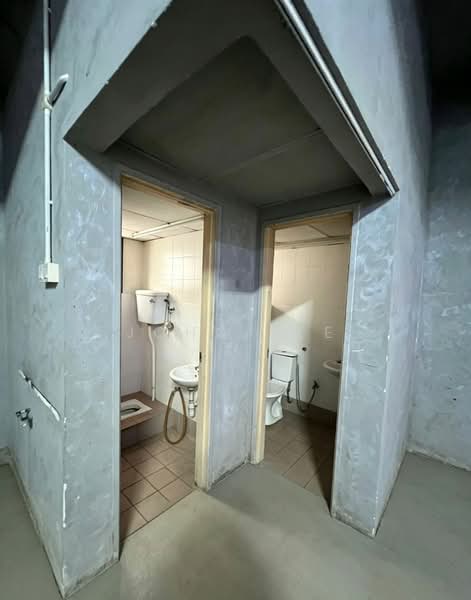 Shop / Office for Rent in Bandar Parklands (Klang) - John Tee - Bathroom - PropertyGuru.com.my