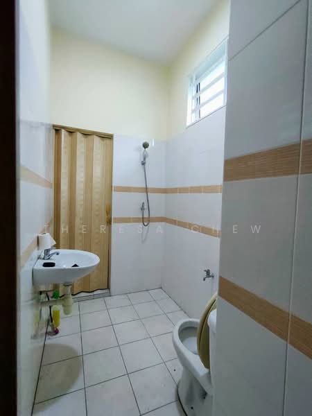 Rumah Teres 2 Tingkat untuk Dijual di Taman Cendana Permai (Juru) - Theresa Chew - Bathroom - PropertyGuru.com.my