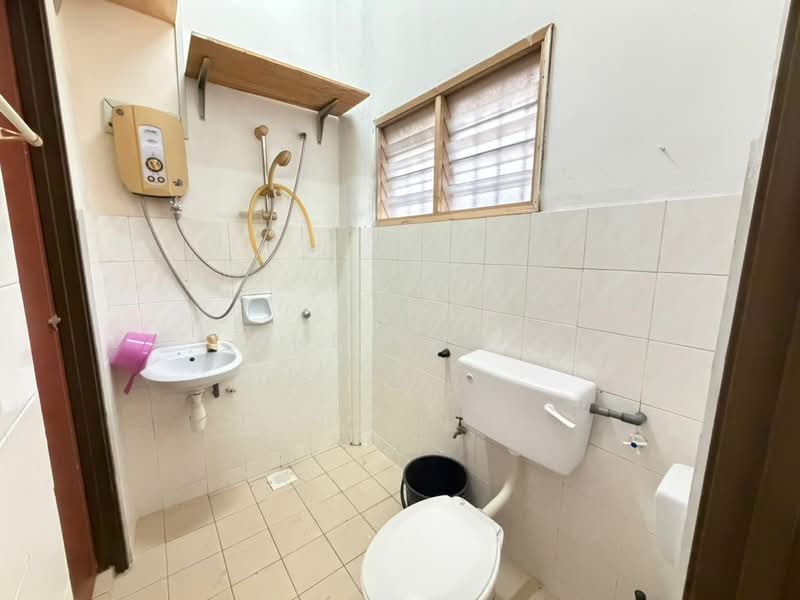 2-storey Terraced House for Sale in Bandar Baru Kundang (Rawang) - Andy Yap - Bathroom - PropertyGuru.com.my