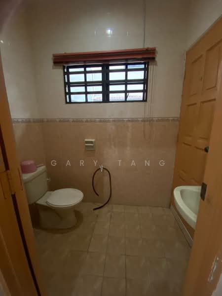 Semi-Detached House for Sale in Taman Shukor (Ipoh) - Gary Tang - Bathroom - PropertyGuru.com.my