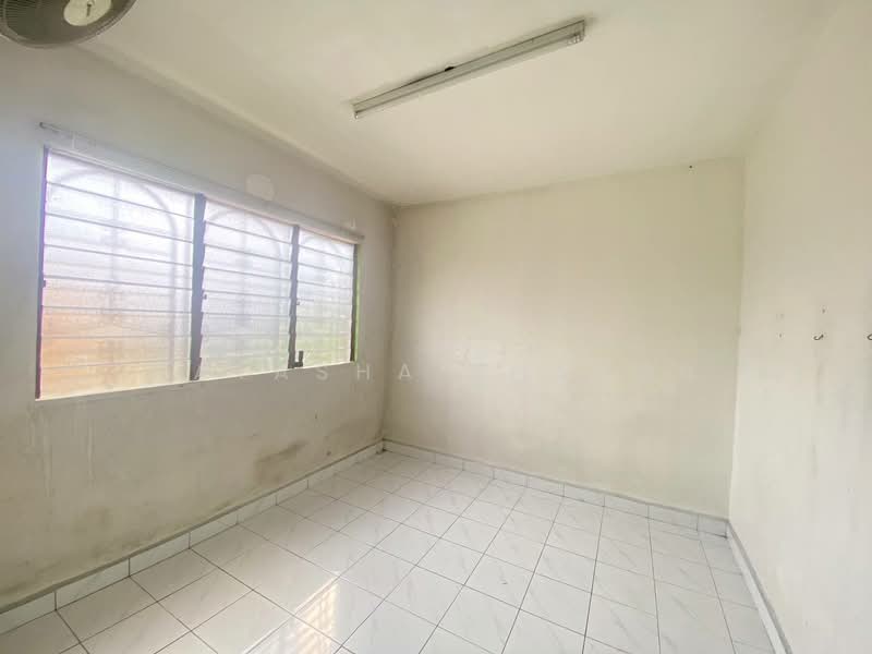Rumah Flat untuk Dijual di Flat PKNS Seksyen 8 - Natasha Shadan - Interior - PropertyGuru.com.my