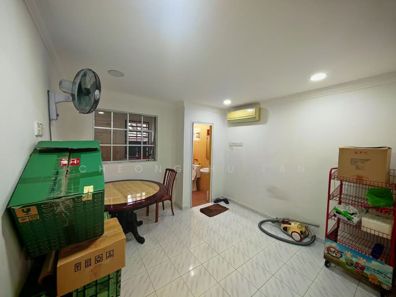2-storey Terraced House for Rent in Garden Avenue (Seremban 2) - Cheong Hu Tan - Living Room - PropertyGuru.com.my