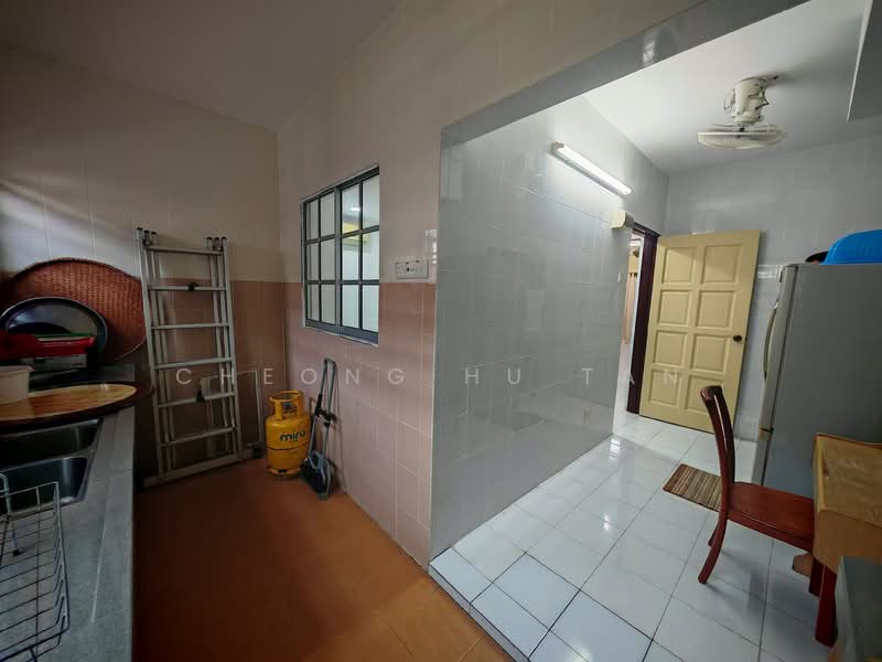 2-storey Terraced House for Rent in Garden Avenue (Seremban 2) - Cheong Hu Tan - Kitchen - PropertyGuru.com.my