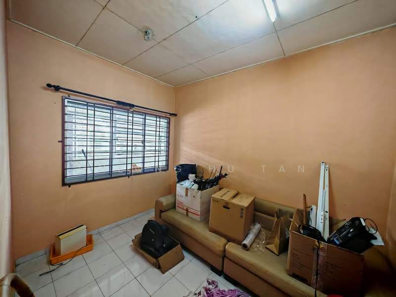 2-storey Terraced House for Rent in Garden Avenue (Seremban 2) - Cheong Hu Tan - Living Room - PropertyGuru.com.my