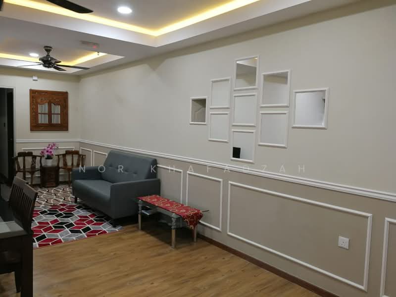 Servis Apartment untuk Dijual di Suria Jaya - Nor Khafadzah - Living Room - PropertyGuru.com.my