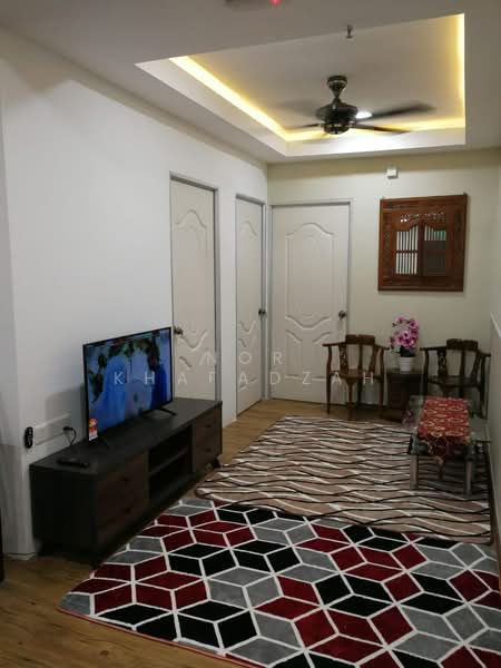 Servis Apartment untuk Dijual di Suria Jaya - Nor Khafadzah - Living Room - PropertyGuru.com.my