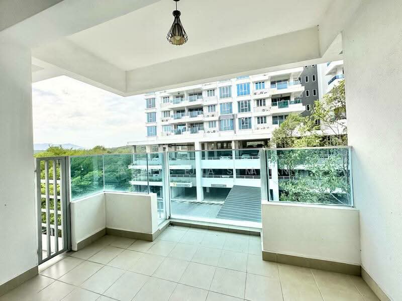 Pangsapuri untuk Disewa di Putra 1 - Eiffel Lai - Balcony - PropertyGuru.com.my