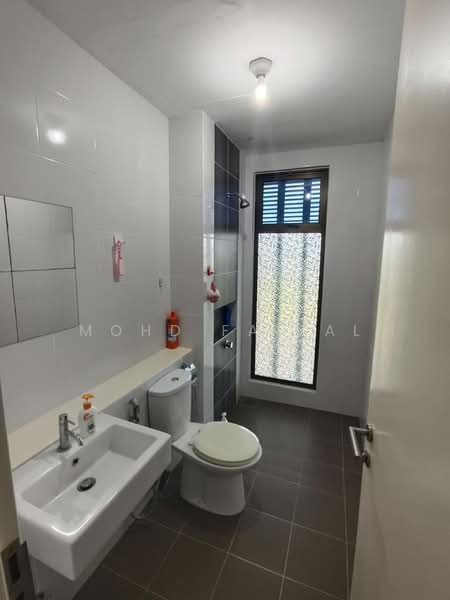 Semi-Detached House for Sale in Nilai (Negeri Sembilan) - Mohd Faizal - Bathroom - PropertyGuru.com.my