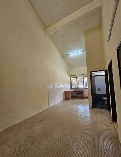 1-storey Terraced House for Rent in Perling (Johor) - Jay Ho - Kitchen - PropertyGuru.com.my