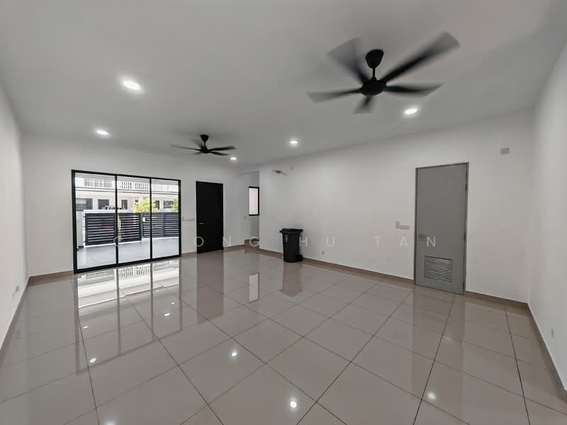 Rumah Teres 2 Tingkat untuk Disewa di Seremban (Negeri Sembilan) - Cheong Hu Tan - Living Room - PropertyGuru.com.my