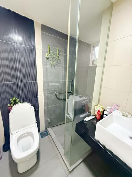 Pangsapuri untuk Dijual di Larkin Residence Phase 2 - Alan Tia - Bathroom - PropertyGuru.com.my