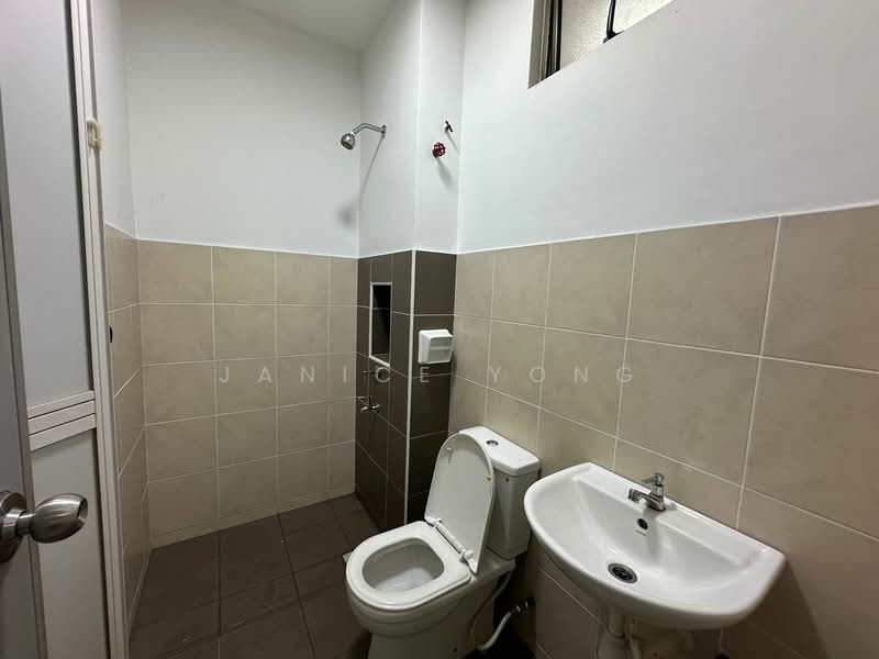 2-storey Terraced House for Rent in Taman Mutiara Rini (Skudai) - Janice Yong - Bathroom - PropertyGuru.com.my