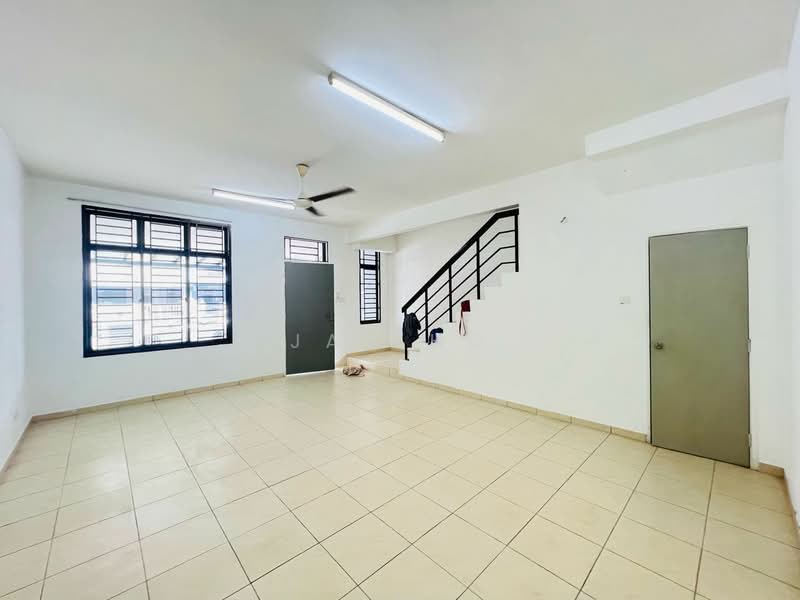 2-storey Terraced House for Rent in Bukit Indah (Iskandar Puteri (Nusajaya)) - Jay Ho - Living Room - PropertyGuru.com.my