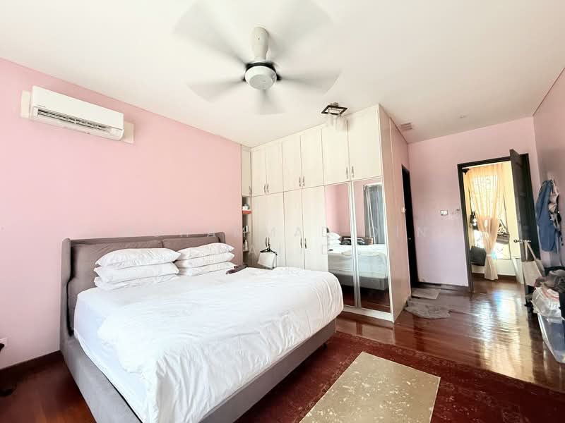 Bungalow for Sale in Kayangan Heights (Shah Alam) - Mohammad Din Majid - Bedroom - PropertyGuru.com.my