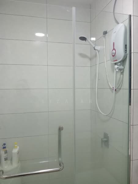 Servis Apartment untuk Disewa di Conezion Residences - Liza AB - Bathroom - PropertyGuru.com.my