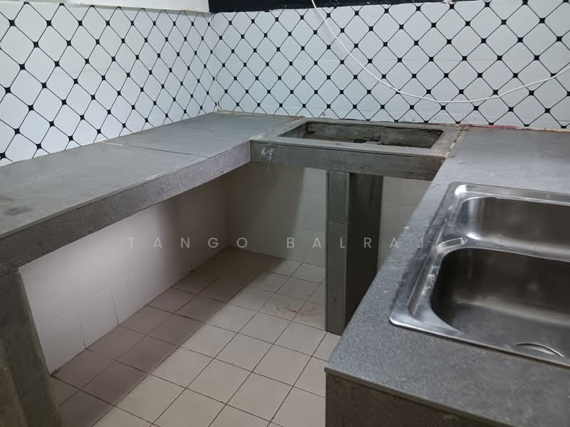 Apartment for Sale at Pangsapuri Mayang (Puncak Jalil) - Tango Balraj - Kitchen - PropertyGuru.com.my