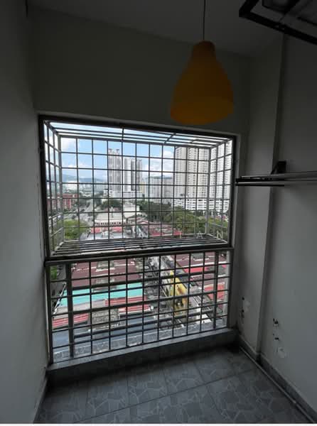 Pangsapuri untuk Dijual di Teratai Mewah Apartment Block 15,17,19,21 - Ivan Tan - Balcony - PropertyGuru.com.my
