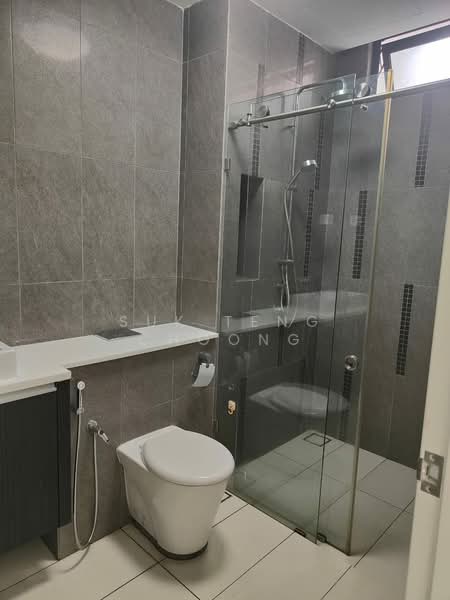 Servis Apartment untuk Disewa di Setia Sky 88 - Suk Teng Choong - Bathroom - PropertyGuru.com.my
