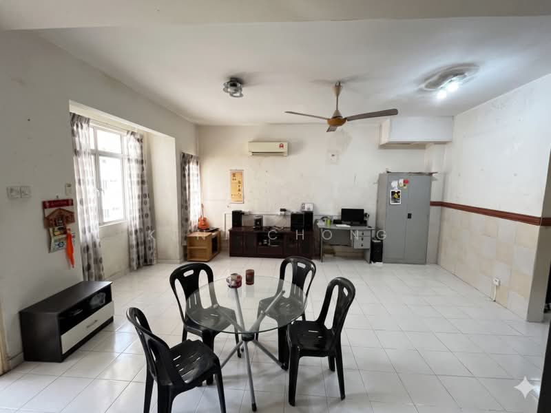 Rumah Teres untuk Dijual di Taman Bukit Semenyih (Semenyih) - Kent Chong - Living Room - PropertyGuru.com.my