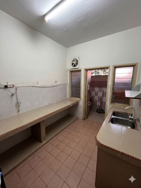 Rumah Teres untuk Dijual di Taman Bukit Semenyih (Semenyih) - Kent Chong - Kitchen - PropertyGuru.com.my