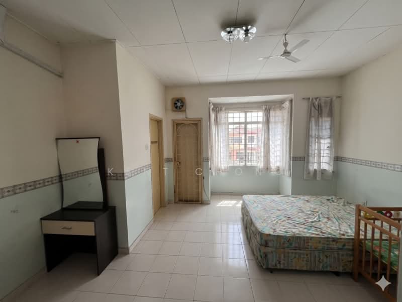 Rumah Teres untuk Dijual di Taman Bukit Semenyih (Semenyih) - Kent Chong - Bedroom - PropertyGuru.com.my