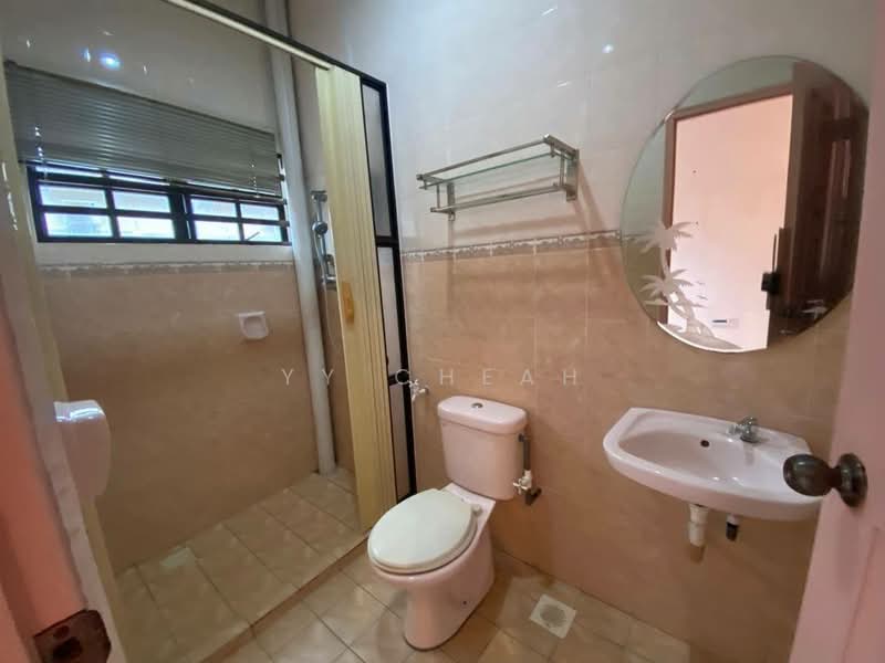 Semi-Detached House for Sale in Bercham (Ipoh) - YY Cheah - Bathroom - PropertyGuru.com.my