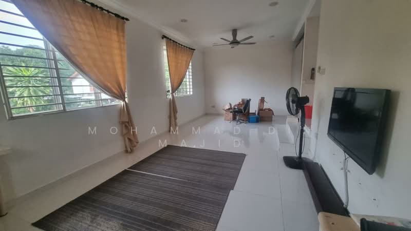 Rumah Teres 2 Tingkat untuk Dijual di Seksyen 4 (Shah Alam) - Mohammad Din Majid - Living Room - PropertyGuru.com.my