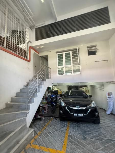 Kedai / Pejabat untuk Dijual di Pudu (KL City Centre) - Siew Yoong - Car Park - PropertyGuru.com.my