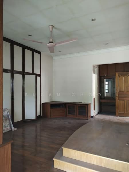 Commercial Bungalow for Rent in Island Glades (Jelutong) - Susan Choo - Living Room - PropertyGuru.com.my