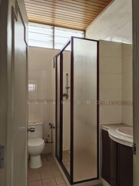 Commercial Bungalow for Rent in Island Glades (Jelutong) - Susan Choo - Bathroom - PropertyGuru.com.my