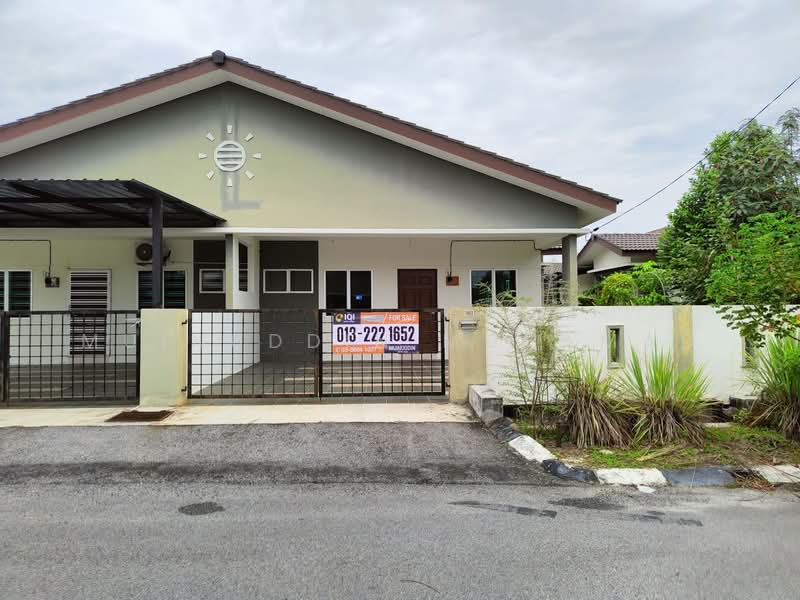 Cluster House for Sale in Sitiawan (Perak) - Muinuddin Muhamad - Exterior - PropertyGuru.com.my