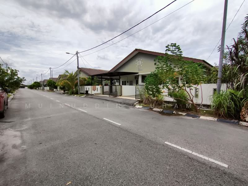 Cluster House for Sale in Sitiawan (Perak) - Muinuddin Muhamad - Exterior - PropertyGuru.com.my