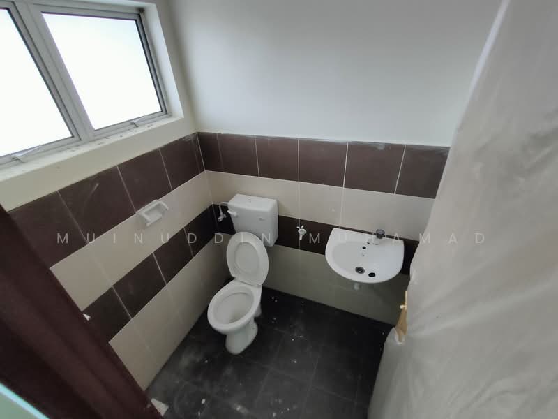 Cluster House for Sale in Sitiawan (Perak) - Muinuddin Muhamad - Bathroom - PropertyGuru.com.my